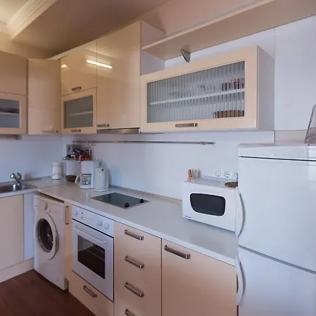 Central Apartment *